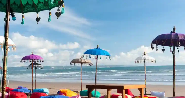 Pantai Seminyak Bali, Destinasi Mewah dengan Pesona Sunset