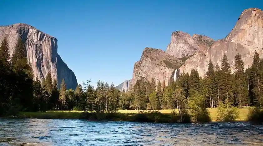 Taman Nasional Yosemite 2025: Eksplorasi Hutan dan Air Terjun Legendaris
