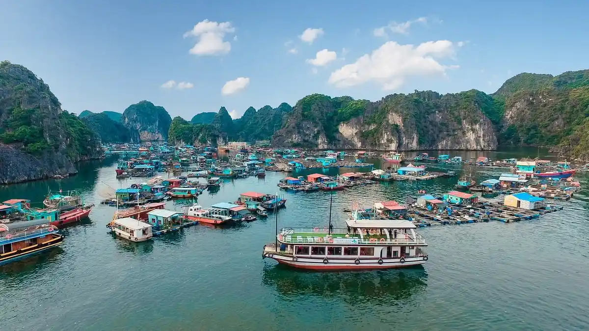 Cat Ba Island, Alternatif Wisata Ha Long Bay Yang Lebih Tenang