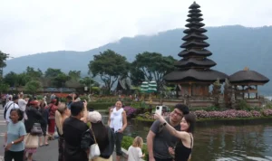 Wisata Musim Panas Paling Diburu, Ini Tempat Favorit yang Selalu Ramai Wisatawan_11zon Wisata Musim Panas Paling Diburu, Ini Tempat Favorit yang Selalu Ramai Wisatawan