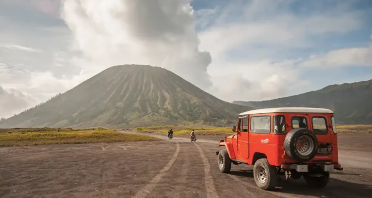 Bromo Tengger, Negeri Lautan Pasir yang Menjaga Pesona Jawa Timur