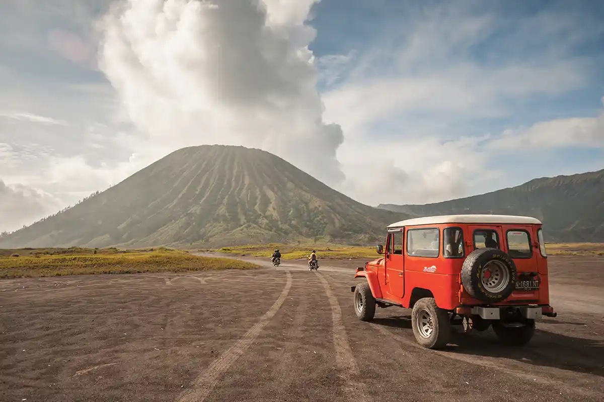 Bromo Tengger, Negeri Lautan Pasir yang Menjaga Pesona Jawa Timur