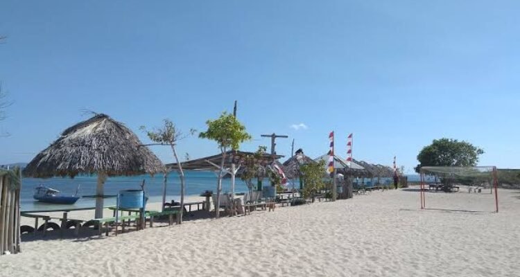 Pantai Tablolong, Pesona Laut Kupang dan Surga Memancing di Ujung Timor