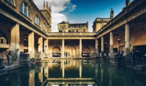 Roman Baths di Bath, Jejak Pemandian Romawi yang Bertahan Dua Milenium